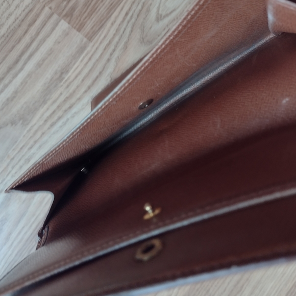 Louis Vuitton Wallet - Picture 7 of 10